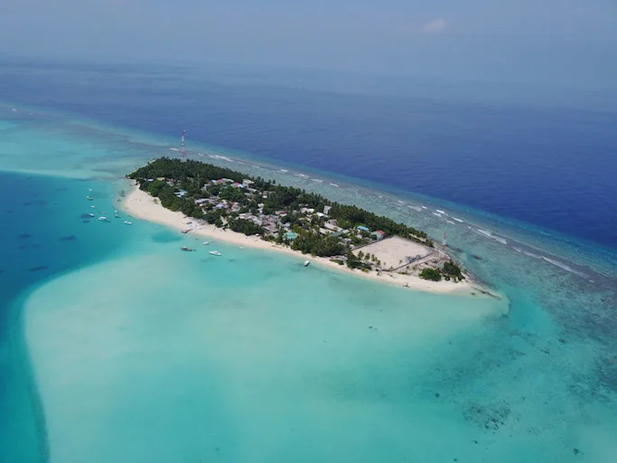 scuba diving in Fulidhoo Maldives