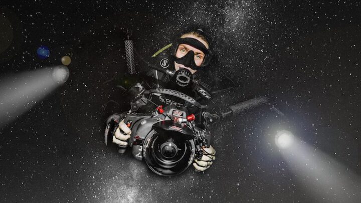 first underwater camera