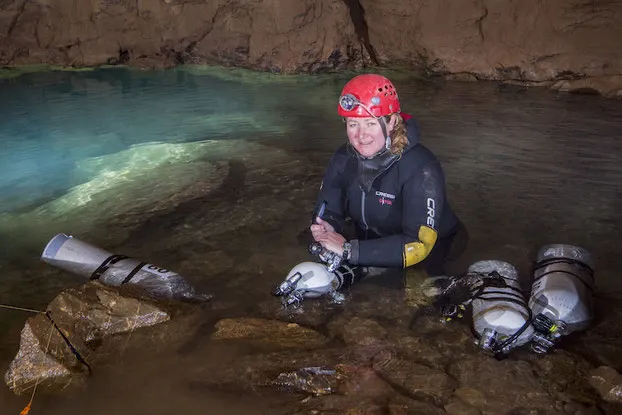 female-cave-diver