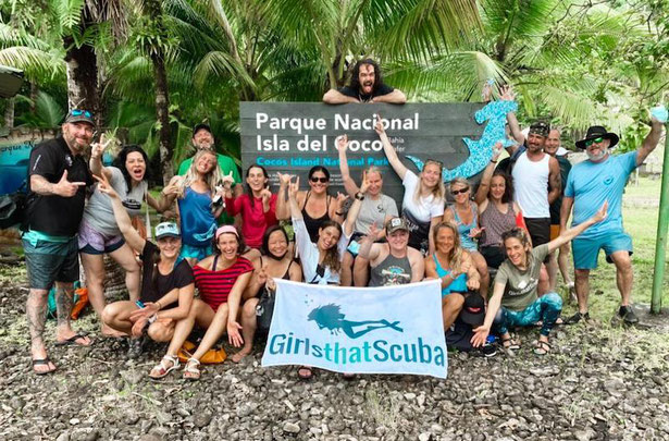 Group of women on Girls that Scuba trip to Cocos Island