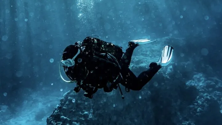 How to stay warm when scuba diving How to stay warm when scuba diving