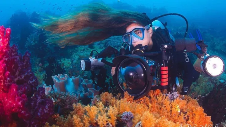 what to do with your hair when diving